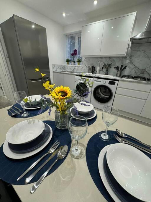 Вілла Modern 5 Bed Near Excel -Big Ben Лондон Екстер'єр фото
